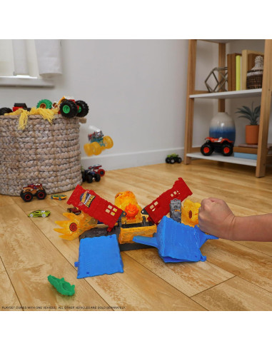 Playset Camiones Monstruo Hot Wheels 5-Alarm 1:64 con 2 Coches