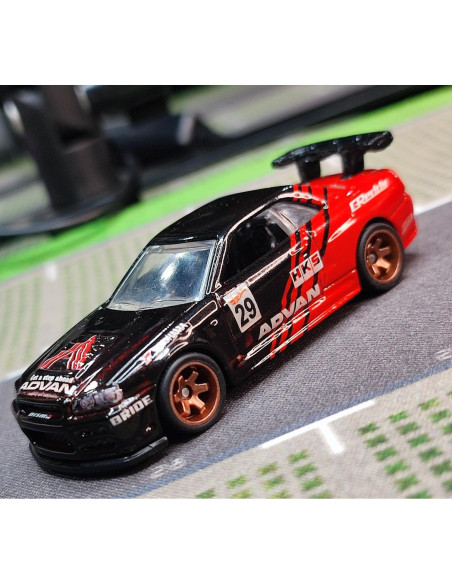 Juego de Ruedas y Ejes Goma 1:64 Genérico - 10 Piezas