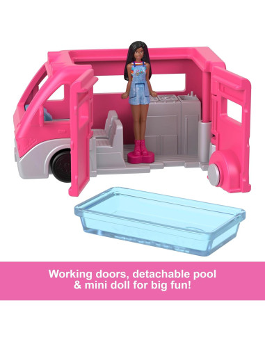 Muñeca Barbie Mini BarbieLand con DreamCamper 3,81 cm