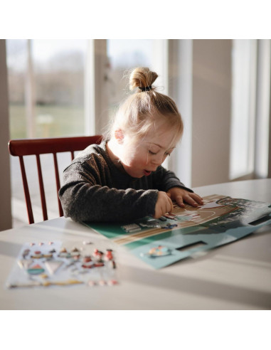 Set de Stickers Reutilizables Mushie Autos de Carreras 100+