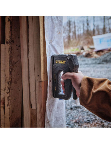 Grapadora DEWALT 2-en-1 Fibra de Carbono DWHT80276