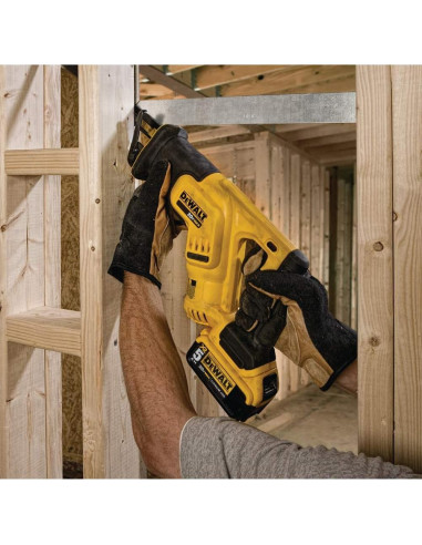 Sierra Recíproca Inalámbrica DEWALT 20V Compacta LED
