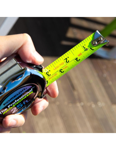 Cinta Métrica Komelon 425IEHV 7.6m Alta Visibilidad