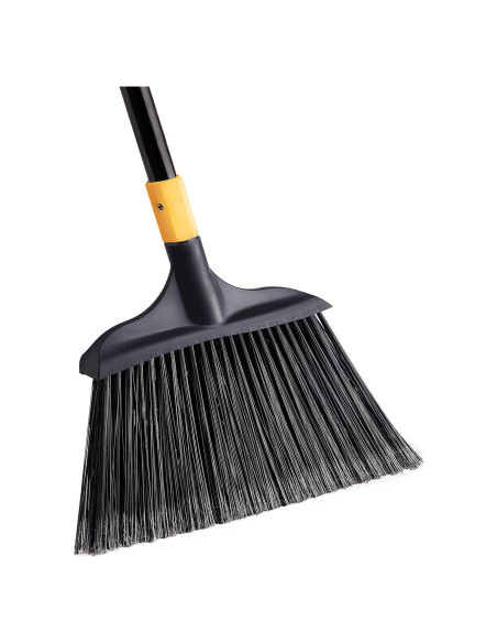 Escoba Yocada Uso Rudo 137 cm Cerdas Nylon Amarilla