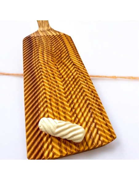 Tabla de Gnocchi de Madera de Olivo Chevron 28x8 cm - Herramienta de Cocina Italiana