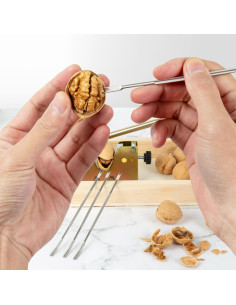 Rompedor de Nueces NIZODO con Base de Madera y 4 Picos 2