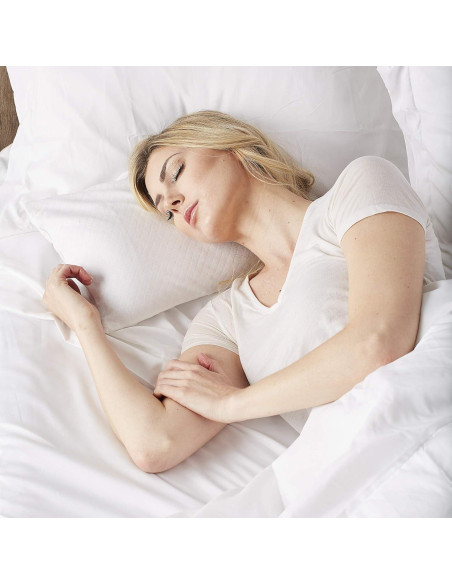 Almohada de Viaje Bucky 100% Algodón 35.56x27.94 cm Ajustable