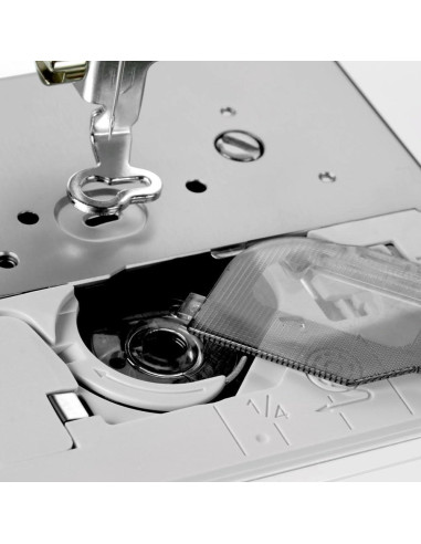 Máquina de Bordado Brother NQ1700E 15.24x25.4cm Inalámbrica