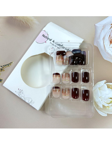 Uñas Postizas Cortas Francesas Marrón con Diseño de Oro - 24 Piezas