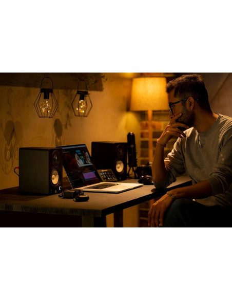 Monitores de Estudio Yamaha HS4 Alimentados en Negro - Par