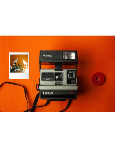Cámara Instantánea Polaroid 600 - Compacta y Restaurada