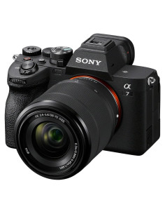 Cámara sin espejo Sony Alpha 7 IV con lente 28-70 mm