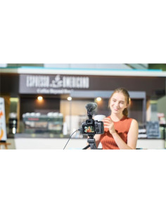 Cámara sin espejo Sony Alpha 7 IV con lente 28-70 mm 2