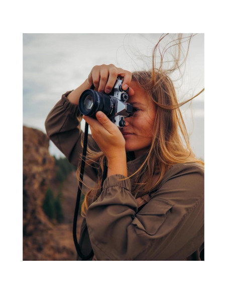 Cámara sin Espejo OM SYSTEM OM-5 Mark II Plateada con Lente 12-45mm