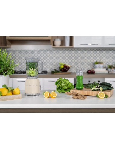 Licuadora SMEG BLF03 Retro 600W 1.5L Crema - 3 Velocidades