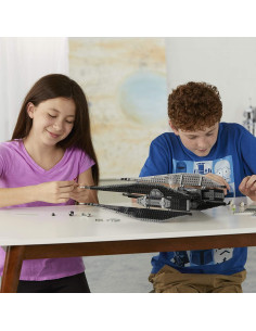 LEGO Star Wars Caza TIE de Kylo Ren 75179 - 630 Piezas 2