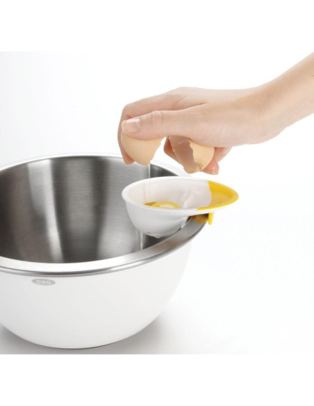 Separador de Huevos 3 en 1 OXO Good Grips, Blanco y Amarillo
