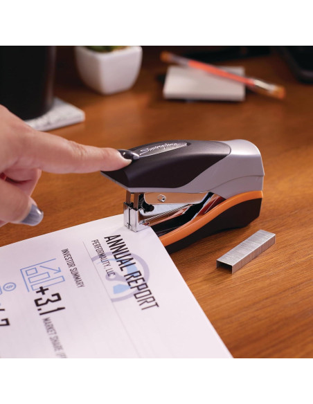 Grapadora Swingline Optima 40, 40 Hojas, Compacta, Negro y Plata