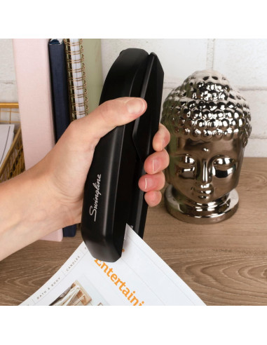 Grapadora Swingline Negra + 5000 Grapas Estándar + Quitagrapas