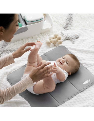 Cesta de Pañales OXO Tot con Cambiador Portátil 50.8x41.9cm