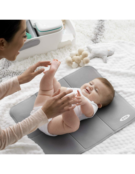 Cesta de Pañales OXO Tot con Cambiador Portátil 50.8x41.9cm