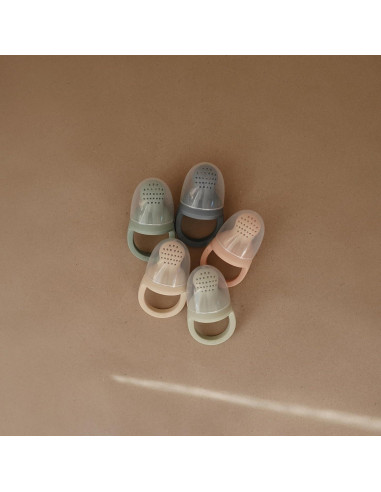 Chupete de Alimentación de Silicona Mushie para Bebés 6+ Meses