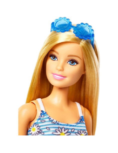 Muñeca Barbie con 4 looks y accesorios de moda Mattel 2
