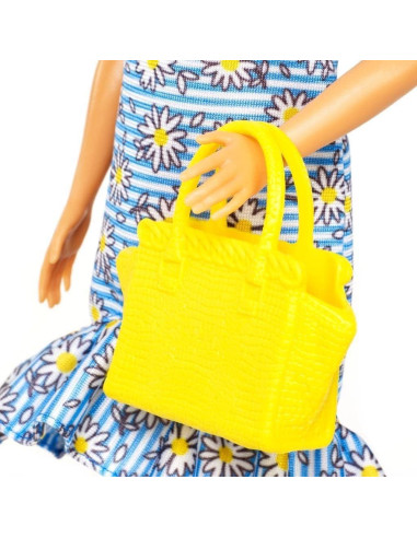 Muñeca Barbie con 4 looks y accesorios de moda Mattel