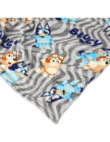 Conjunto Manta y Almohada Abrazo Bluey 127x152 cm Suave