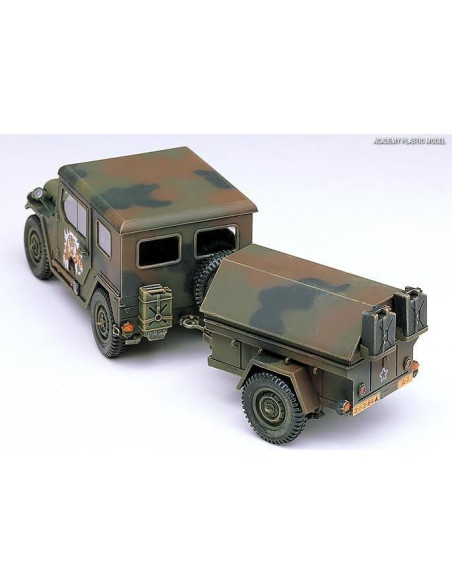 Kit de Modelo Militar Academy M151A2 Hard Top 1:35 con Remolque
