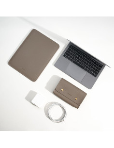 Funda de Laptop Yesmornsis de Cuero PU 16" y 15" Color Camel 2