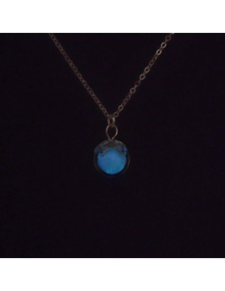Collar de bola de vidrio azul que brilla en la oscuridad 10 mm plata 925