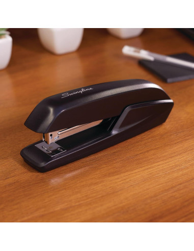 Grapadora Swingline Estándar Negra + 1250 Grapas Premium