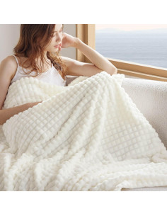 Manta de Lanzar Bedsure Blanca 127x152 cm Suave y Acogedora 2