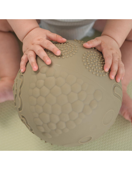 Bola Sensorial Texturizada Edushape 17.78 cm Boho Chic Olive