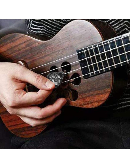 Paquete de 15 Púas de Guitarra Celuloide Multicolor 0.5-1.0mm