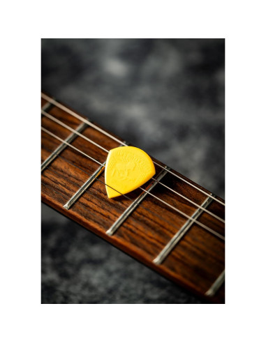 Paquete de 10 Púas de Guitarra Dan 0.80mm Nylon Amarillo