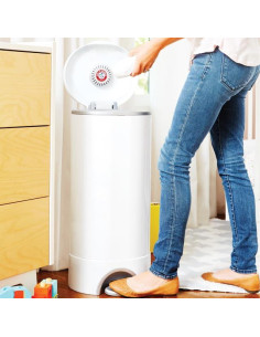 Cubo de Pañales Munchkin Step con Control de Olores y Bicarbonato 2