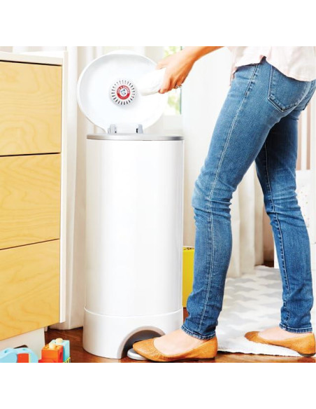 Cubo de Pañales Munchkin Step con Control de Olores y Bicarbonato