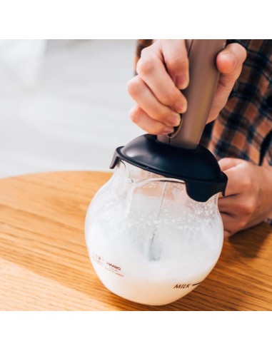 Espumador de Leche Eléctrico Hario Qto con Jarra 100ml Marrón