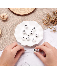Perlas de Silicona Cubo Letra M FASHEWELRY 10 Pcs 12mm 2