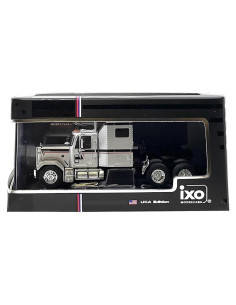 Modelo Diecast 1:64 GMC General Plata IXO America IA64004