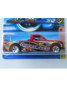 Hot Wheels Chevy 1500 2006 a escala 1:64 - Mattel 2