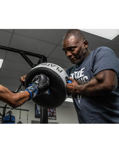 Escudo de Golpe Muay Thai Title Boxing Platino 40.6x16.5 cm