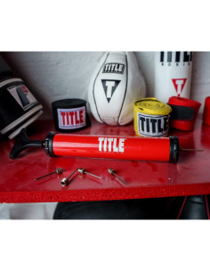 Bomba de aire manual Title Boxing con aguja incluida 2