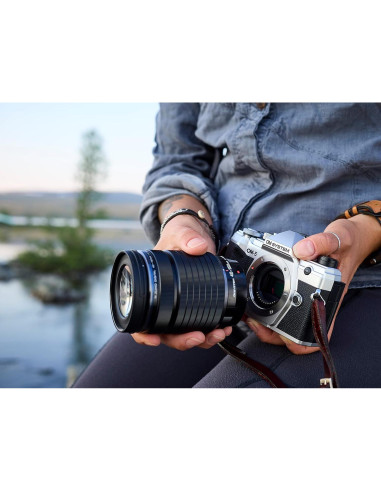 Cámara Olympus OM System OM-5 Negra con Lente 12-45mm