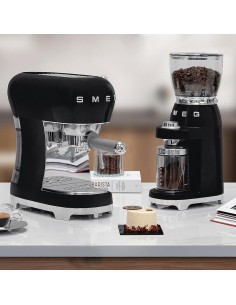 Máquina de Espresso Manual Smeg Negro con Espumador 2