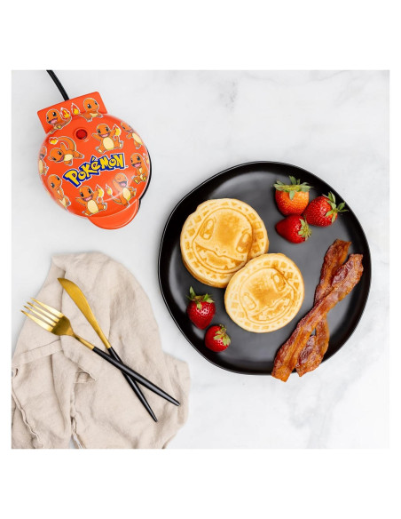 Mini Waffle Maker Charmander Uncanny Brands 550W Antiadherente
