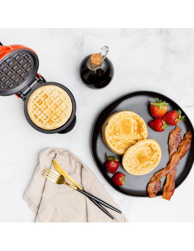 Mini Waffle Maker Charmander Uncanny Brands 550W Antiadherente