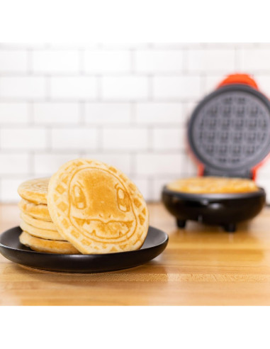Mini Waffle Maker Charmander Uncanny Brands 550W Antiadherente